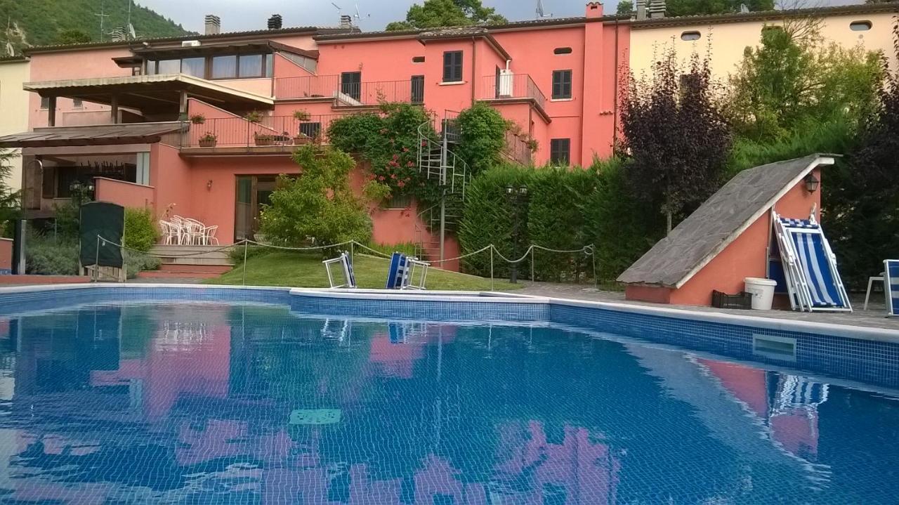 Albergo Montenerone Piobbico Exteriör bild