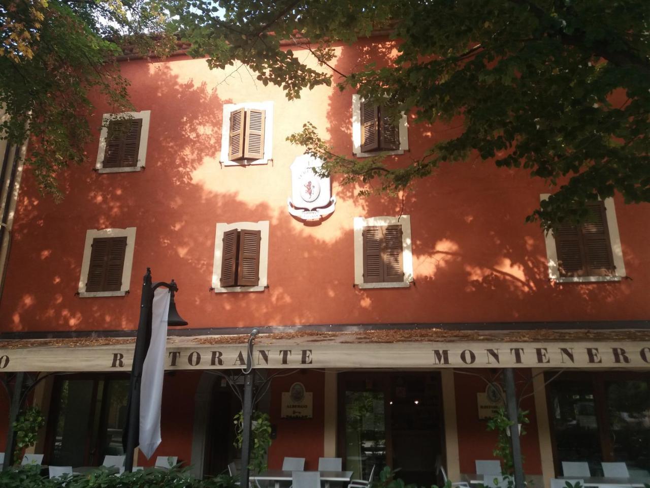 Albergo Montenerone Piobbico Exteriör bild